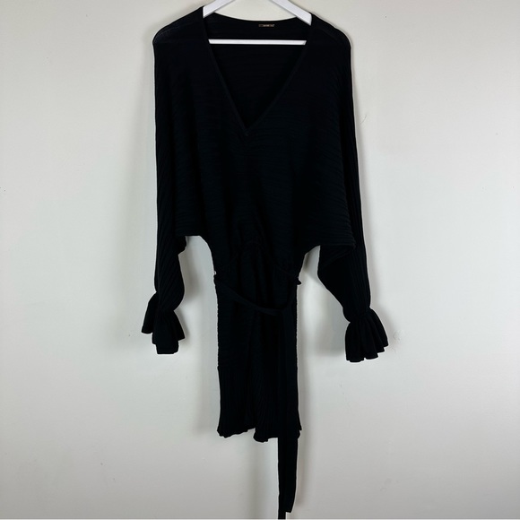 Alexis Porscha Dress in Black Small - Picture 3 of 9